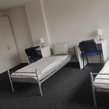 Parkcentrum Lowcost Hotel Near Center Of Ostrava Bagian luar foto