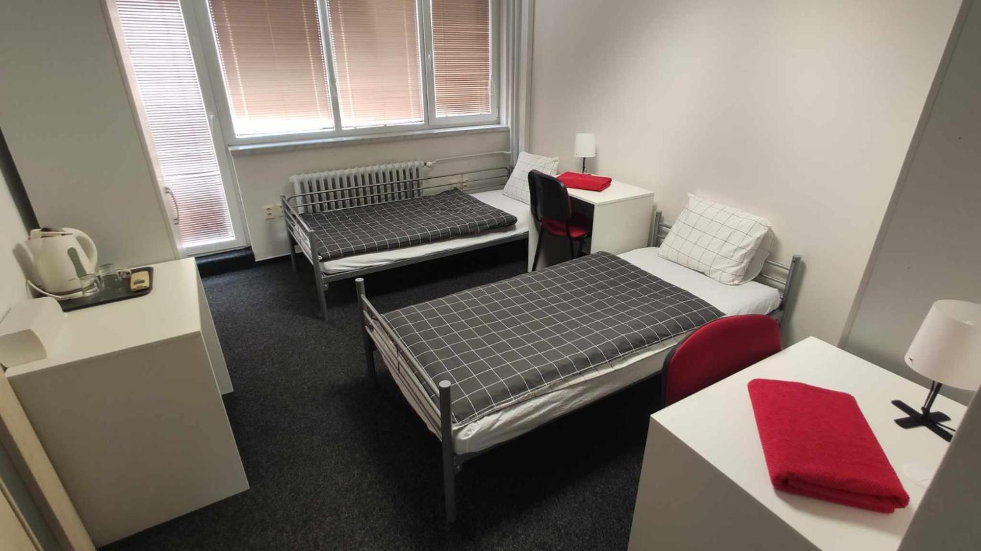 Parkcentrum Lowcost Hotel Near Center Of Ostrava Bagian luar foto